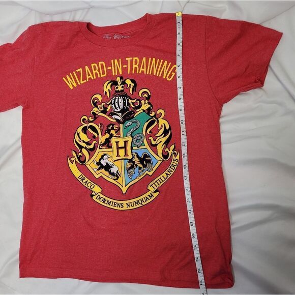 HARRY POTTER Wizarding World red wizard in training Hogwarts short sleeve tee L - Picture 7 of 7